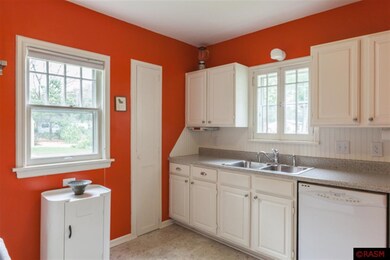 418 Mound Ave, Mankato, MN 56001 - photo 2