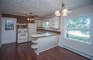 786 Griffin Rd, Roaring Brook Township, PA 18444 - photo 4