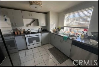 7658 Topanga Canyon Blvd, Canoga Park, CA 91304 - photo 2