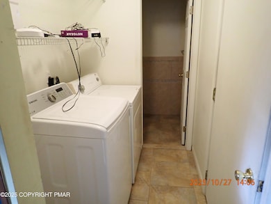 1131 Thunder Dr, Pocono Summit, PA 18346 - photo 7