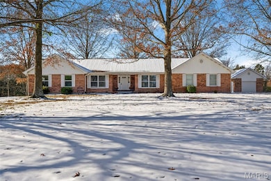 13 Jacks Cabin Dr, Defiance, MO 63341 - photo 2