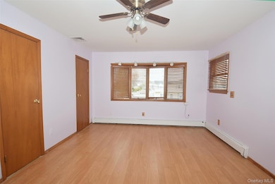 15 N Crescent Dr unit 2, Farmingdale, NY 11735 - photo 7