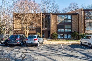 11566 Rolling Green Ct unit 100, Reston, VA 20191 - photo 3