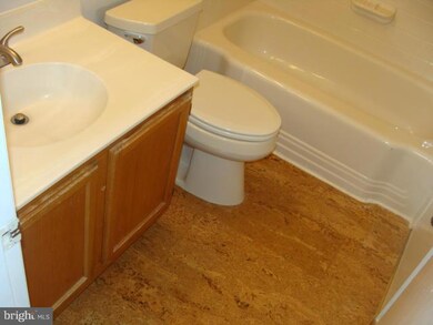 20129 Locustdale Dr, Germantown, MD 20876 - photo 3