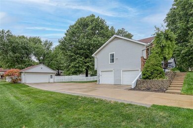 5560 Meadowsweet Ln, Shawnee, KS 66226 - photo 3