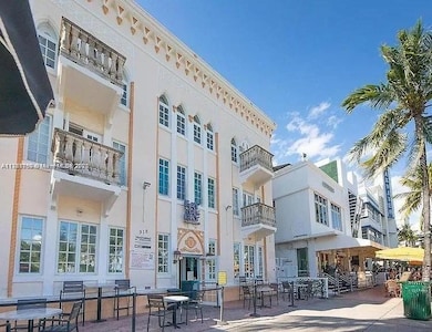 918 Ocean Dr unit 302, Miami Beach, FL 33139 - photo 2