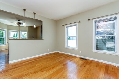 35 Beech St unit 2, Waltham, MA 02453 - photo 7