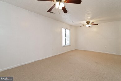 2561 Fox Ridge Ct, Woodbridge, VA 22192 - photo 5