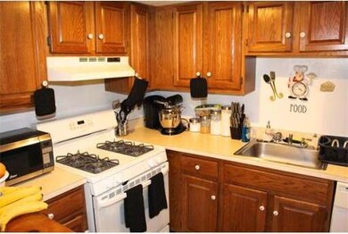 49 Meadow Pond Dr unit D, Leominster, MA 01453 - photo 7