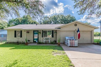 1402 Southern Blvd, Cleburne, TX 76033 - photo 2