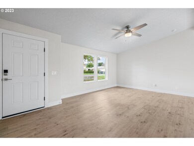 975 6th St, Lafayette, OR 97127 - photo 6