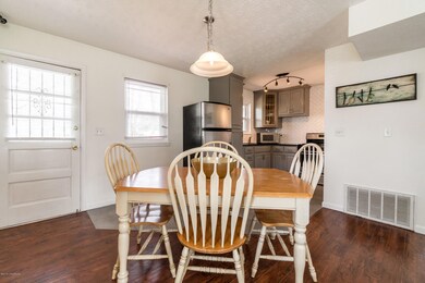 7710 Rochelle Rd, Louisville, KY 40228 - photo 6