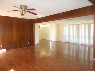 208 Brookmeade Dr, Statesville, NC 28625 - photo 4