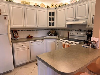 321 Knotty Pine Cir unit A-2, Greenacres, FL 33463 - photo 2