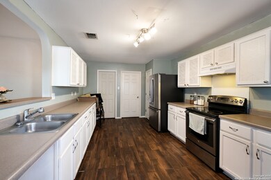 7115 Horizon Star, San Antonio, TX 78252 - photo 7
