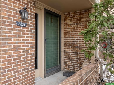 2221 S 51st St unit 10, Omaha, NE 68106 - photo 3