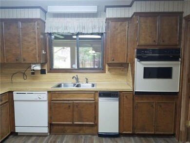 3202 Robert Dr, Pineville, LA 71360 - photo 4