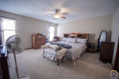 6103 SW 43rd Terrace, Topeka, KS 66610 - photo 5