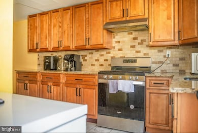 725 Yeadon Ave, Lansdowne, PA 19050 - photo 4