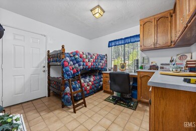 10511 Holly Dr, Wofford Heights, CA 93285 - photo 7