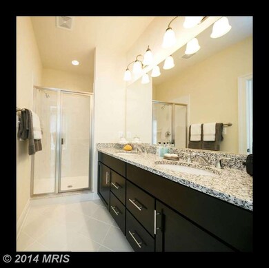 10613 Yorktown Dr, Fairfax, VA 22030 - photo 5