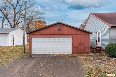 1517 W Kimberly Rd, Davenport, IA 52806 - photo 3