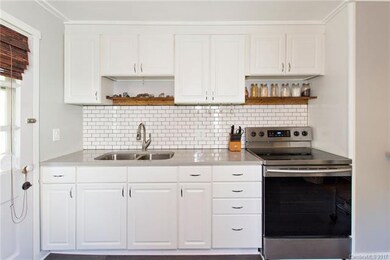 Fantastic Working Kitchen Space