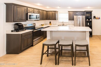 1381 Erik Pl (4 of 18)