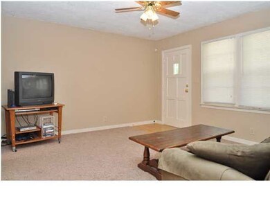 LIVING RM