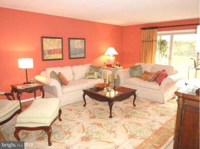 21 Ruxview Ct unit 102, Towson, MD 21204 - photo 2