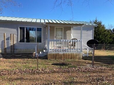 21033 Pratt Rd, Parsons, KS 67357 - photo 2
