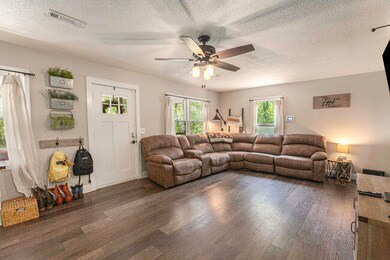 009_720_cardinal_rd_se_0005