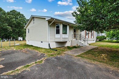 219 Mimosa Ave, Colonial Beach, VA 22443 - photo 3