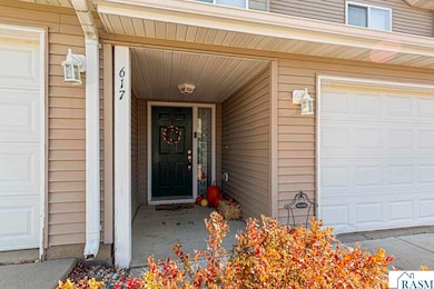 617 Tanager Path, Mankato, MN 56001 - photo 2