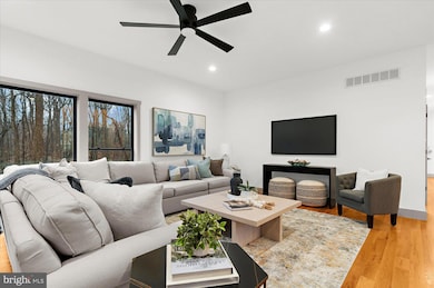 8 Chipmunk Ln, Media, PA 19063 - photo 3