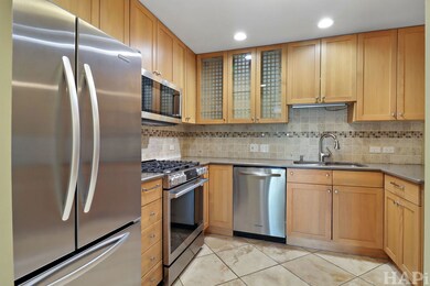 128 Pembroke Cir unit 7C, Lake Bluff, IL 60044 - photo 3