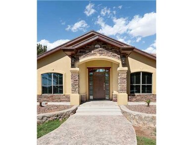 11936 Los Adobes Dr, Socorro, TX 79927 - photo 2