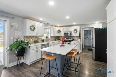 1506 Misty Oaks Dr, Findlay, OH 45840 - photo 3