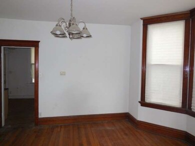 2252 W Lawrence Ave, Chicago, IL 60625 - photo 4