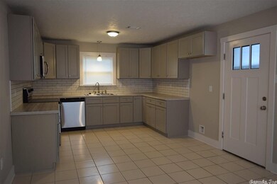 2115 Tyler St, Conway, AR 72034 - photo 5