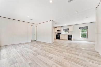 664 Boundary St, Bronson, FL 32621 - photo 5