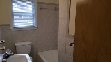 183 Manzella Ct unit 183, Rockland, MA 02370 - photo 3