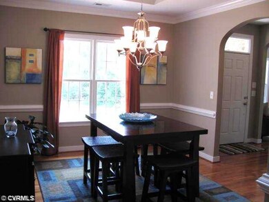 Dining Room - Formal Dining Room with Arched Doorw