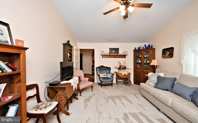 1547 Foresman Dr unit 122, Pottstown, PA 19464 - photo 7