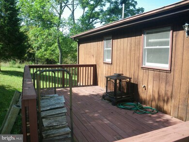 415 Meadow Ln, Lost City, WV 26810 - photo 4