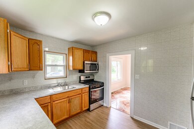 1102 Massena Ave, Waukegan, IL 60085 - photo 6