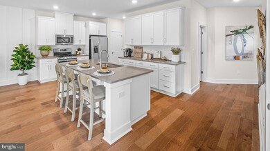 757 Peony Ln, Spring City, PA 19475 - photo 4