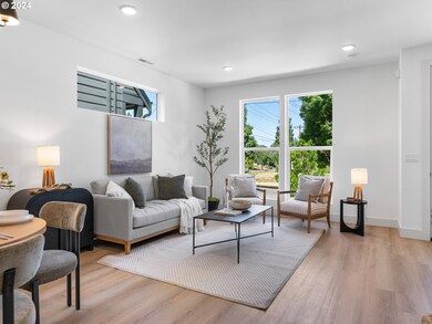 7478 N Hudson St, Portland, OR 97203 - photo 4