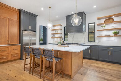 229 E 24th St, Houston, TX 77008 - photo 2