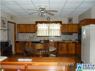 Nice eat-in kitchen with room for family size tabl